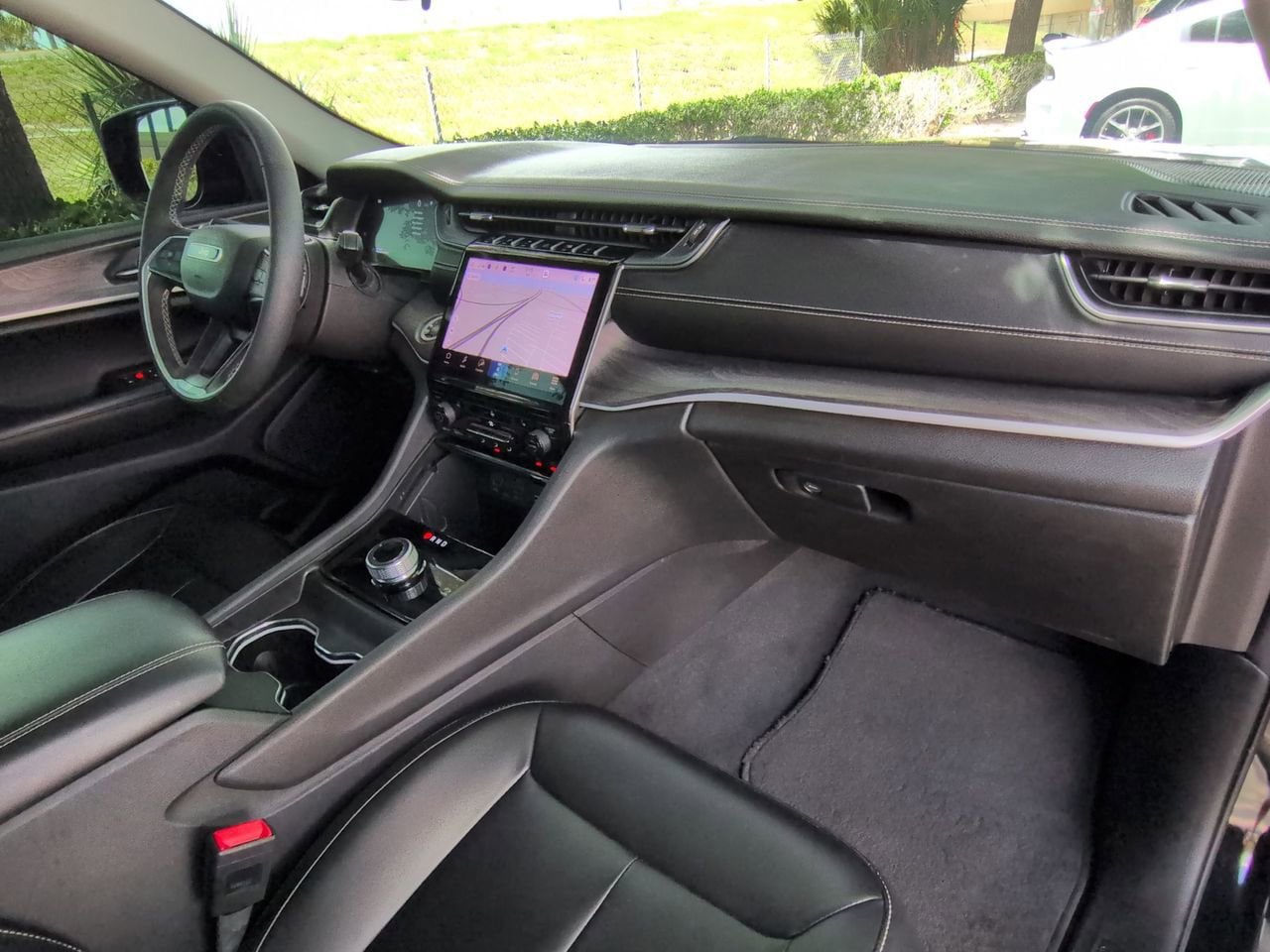 Used 2024 Jeep Grand Cherokee Limited RWD image 26