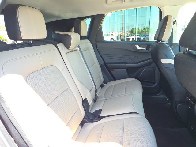 Used 2021 Ford Escape Titanium FWD image 7