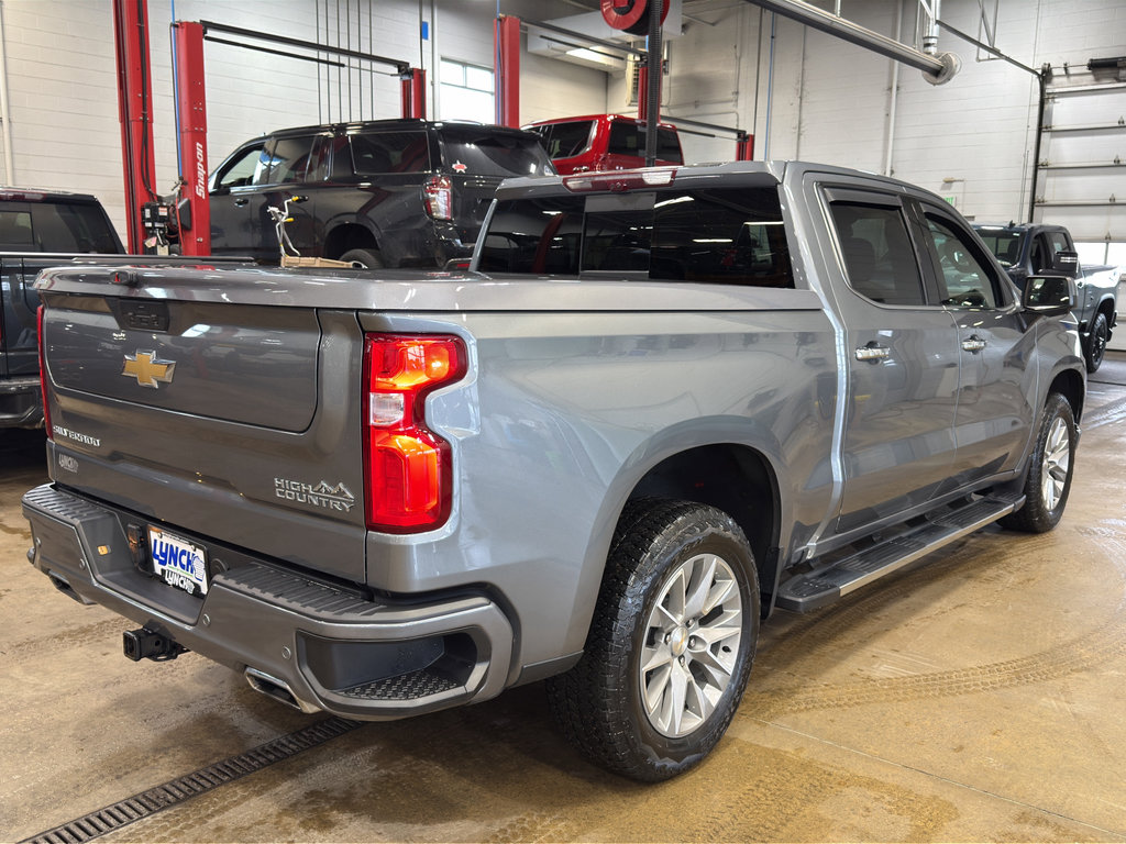 Used 2021 Chevrolet Silverado 1500 High Country w/ Technology Package image 4
