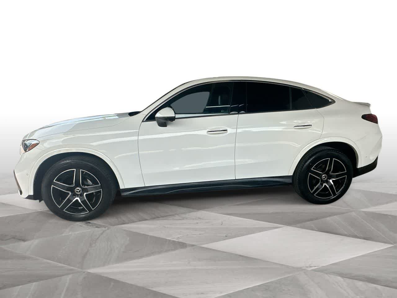Used 2025 Mercedes-Benz GLC 300 4MATIC w/ AMG Line image 5