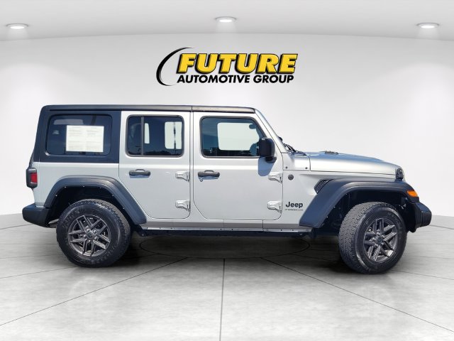 Used 2024 Jeep Wrangler Unlimited Sport AWD/4WD image 3