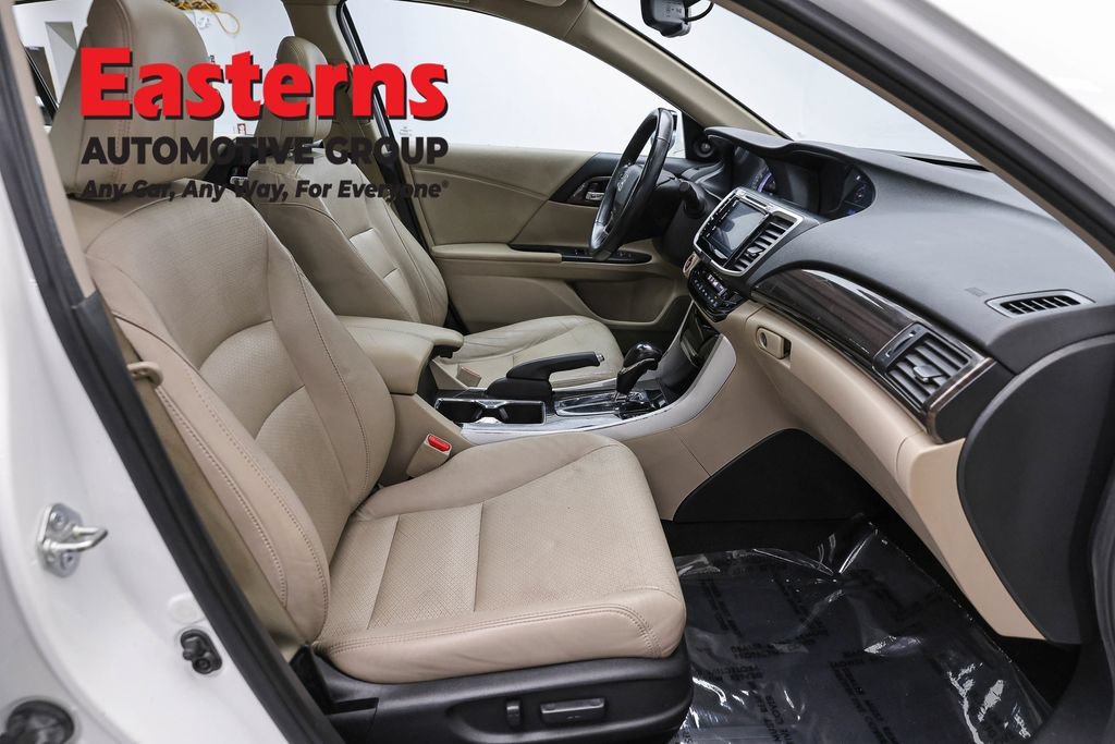Used 2017 Honda Accord EX-L image 25