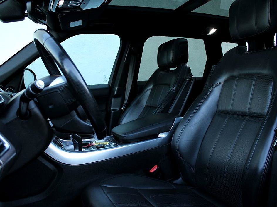 Used 2018 Land Rover Range Rover Sport HSE image 9