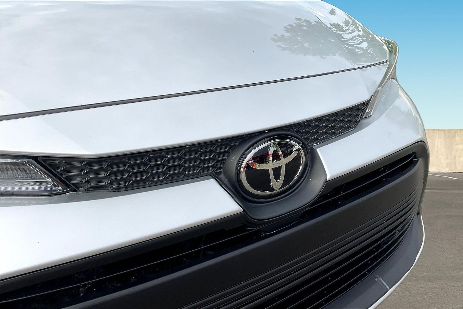 Used 2026 Toyota Corolla LE FWD image 31