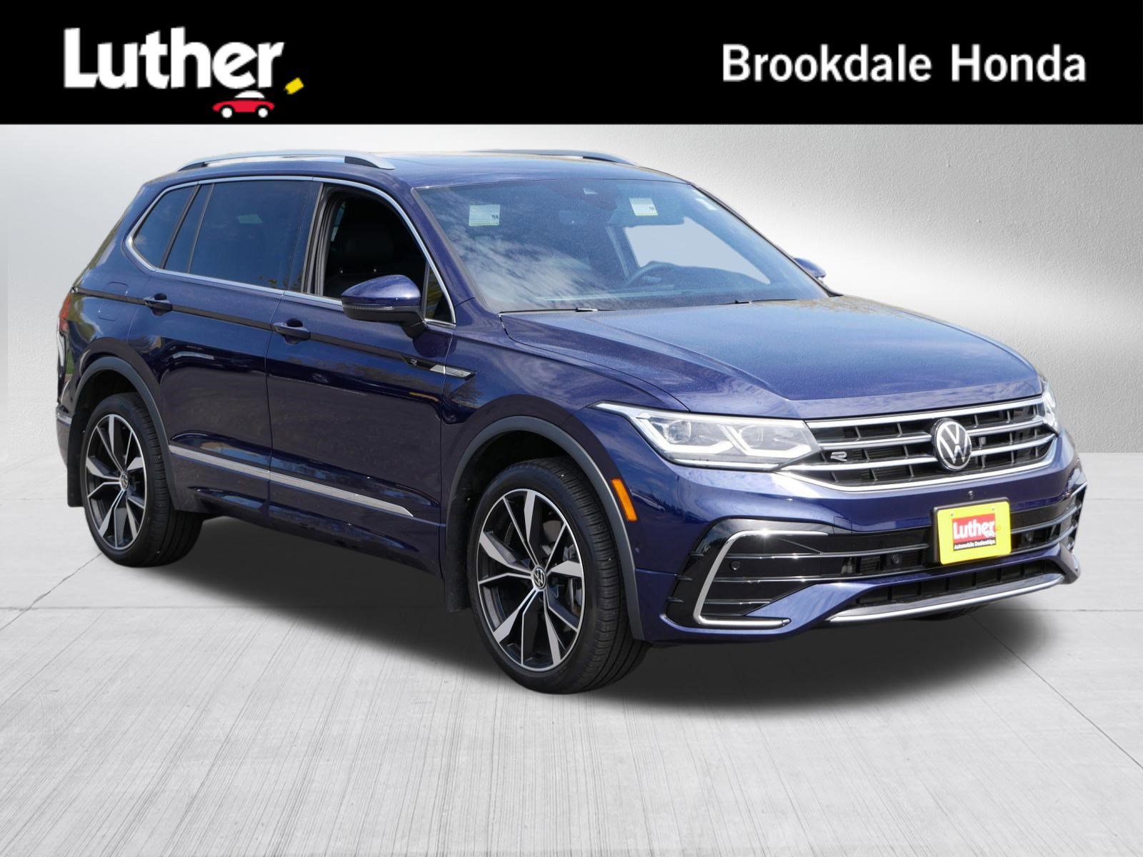 Used 2023 Volkswagen Tiguan SEL R-Line AWD/4WD image 1