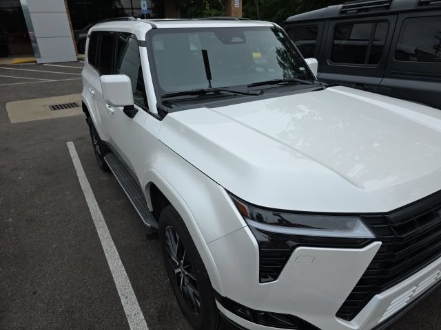 Used 2026 Lexus GX 550 w/ Accessory Package (2T) AWD/4WD image 28