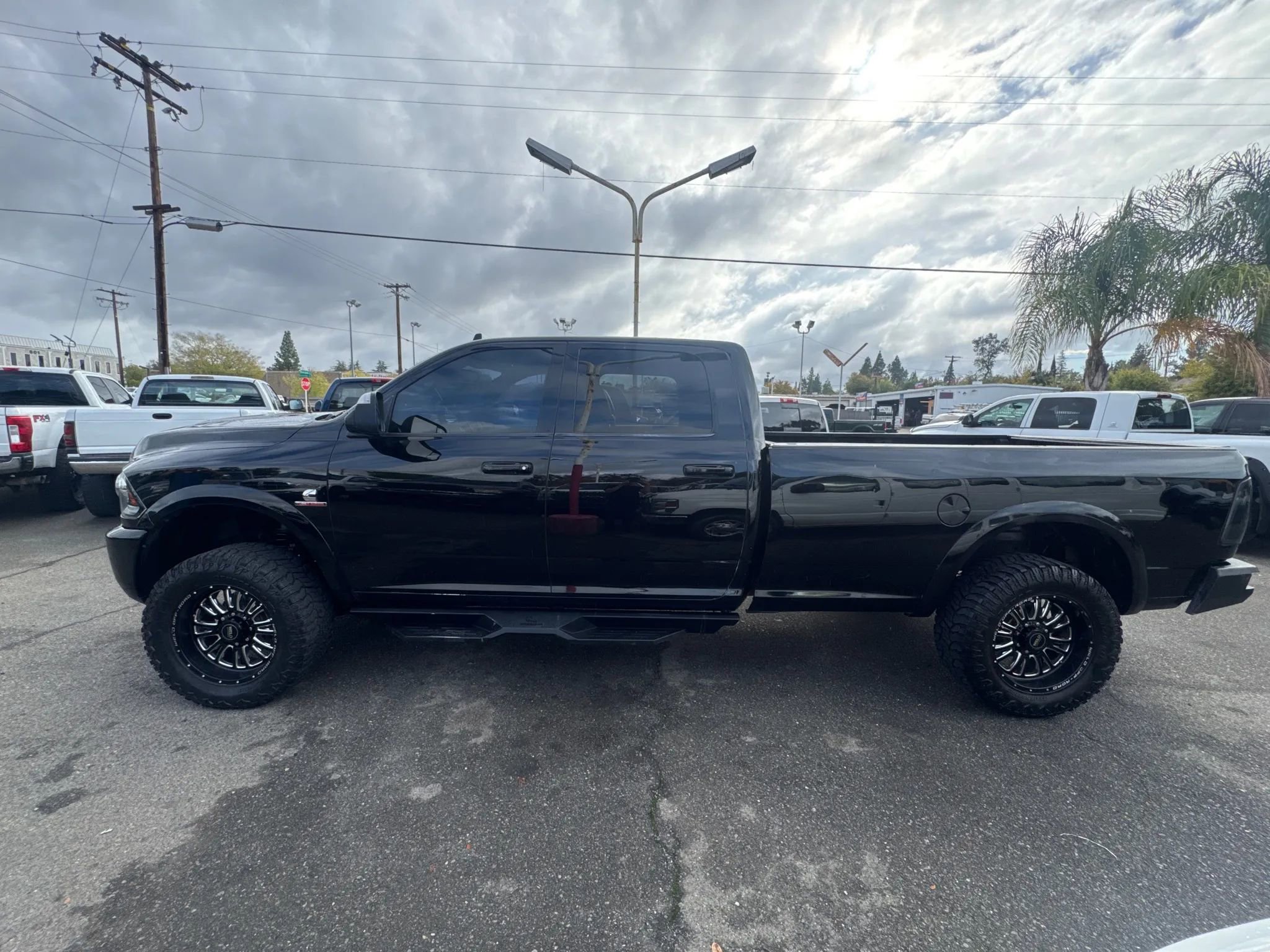 Used 2014 RAM 3500 Laramie w/ Black Appearance Group image 6