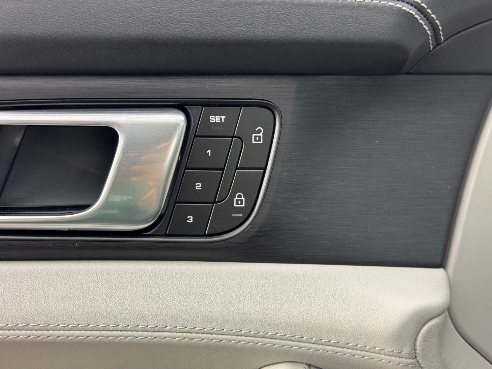 Used 2023 Porsche Panamera Platinum Edition RWD image 18