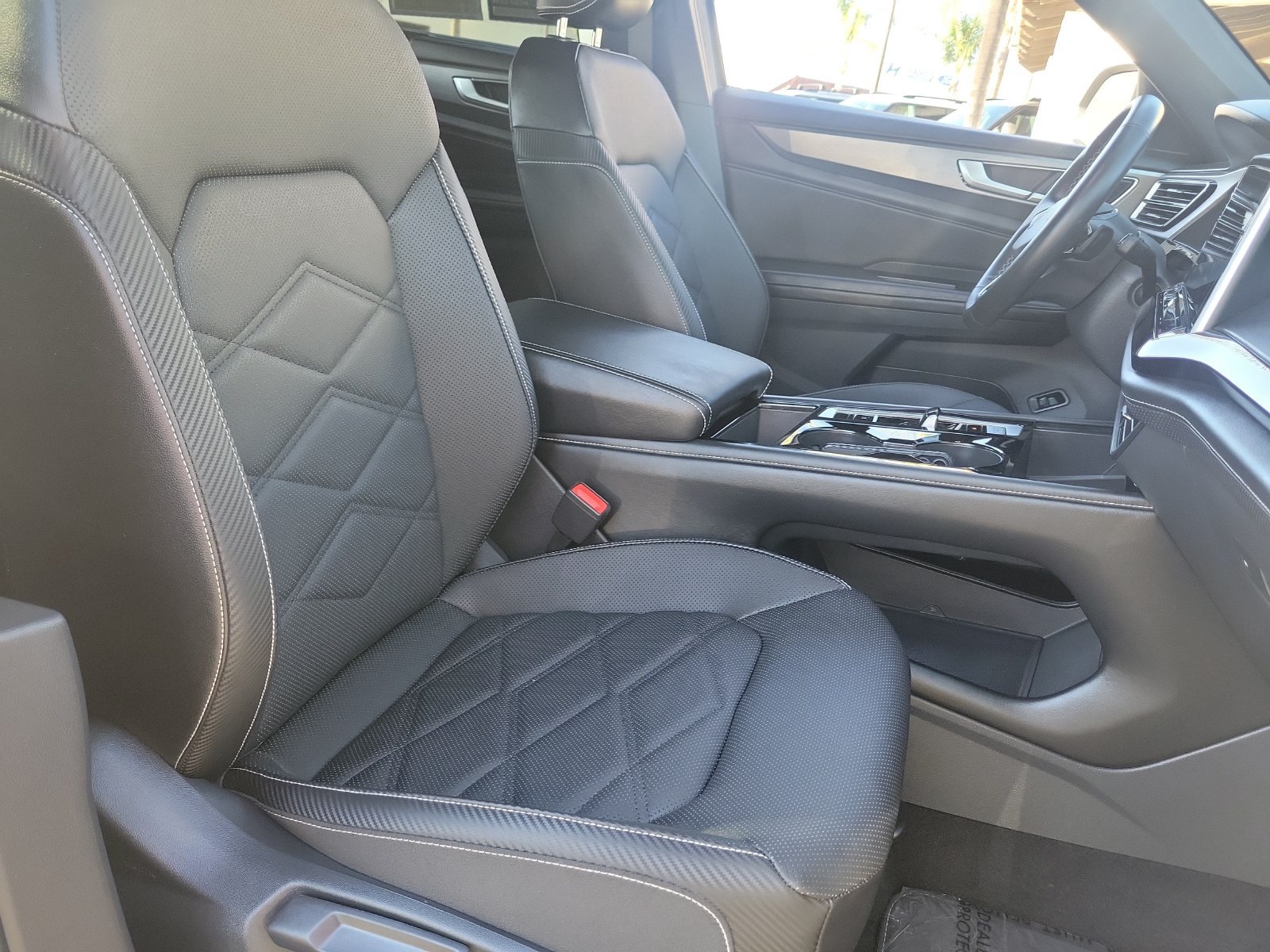 Used 2024 Volkswagen Atlas Cross Sport SE FWD image 23