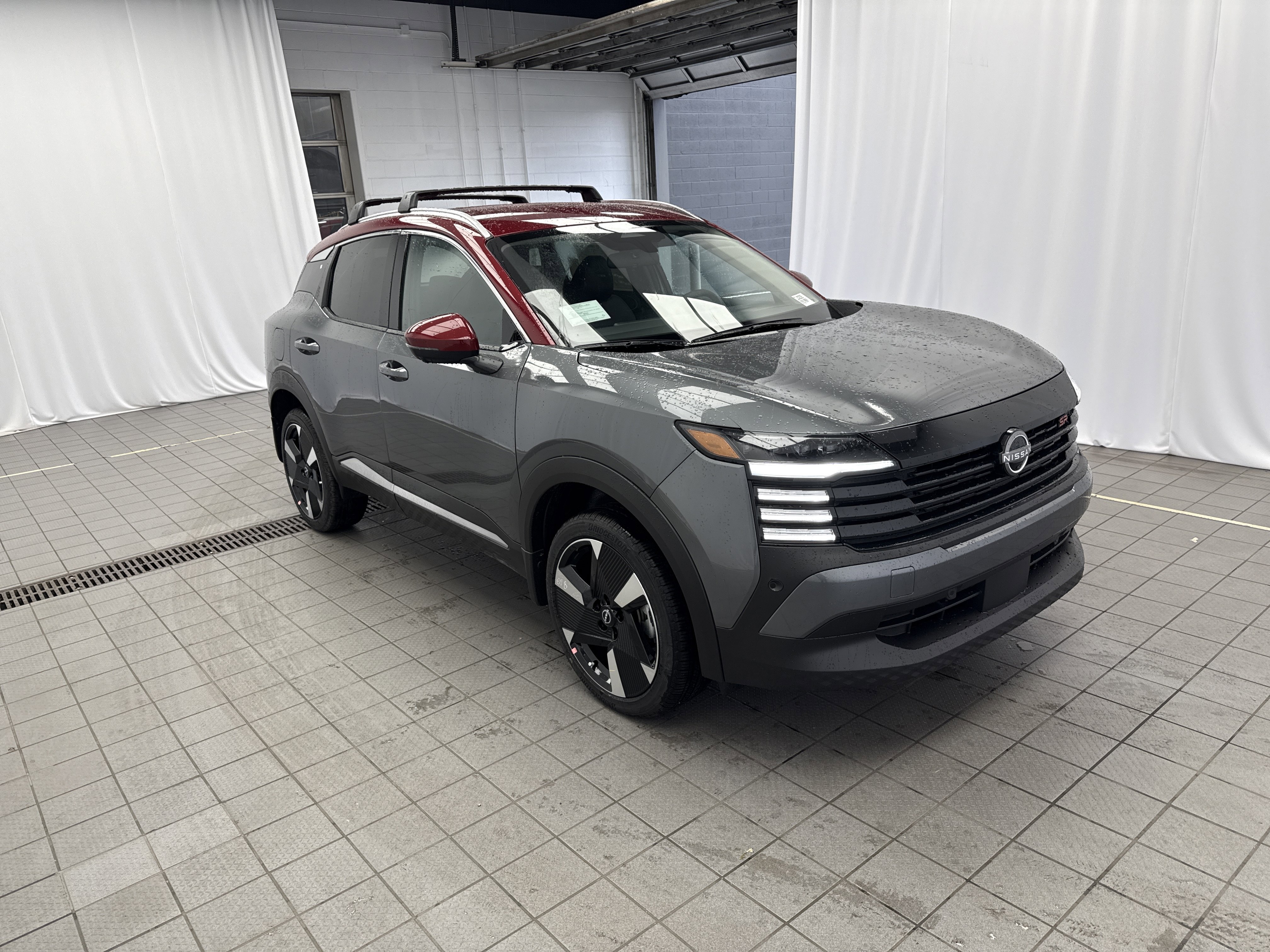 New 2026 Nissan Kicks SR image 3