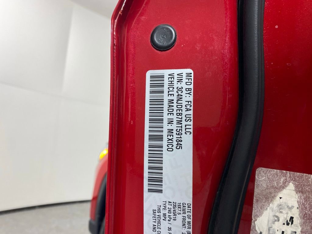 Used 2021 Jeep Compass Latitude AWD/4WD image 32