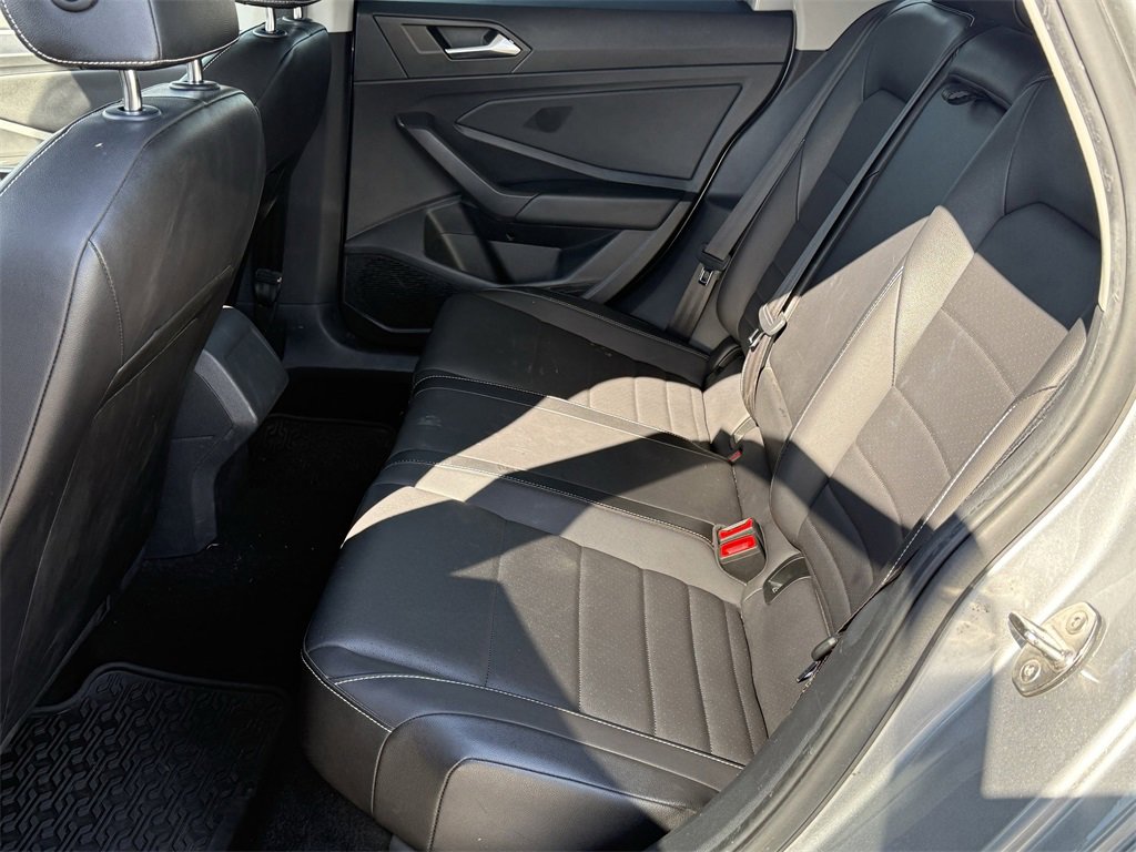 Used 2022 Volkswagen Jetta SE image 23