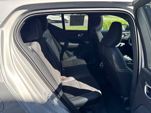 Certified 2025 Volvo XC40 B5 Plus AWD/4WD image 13
