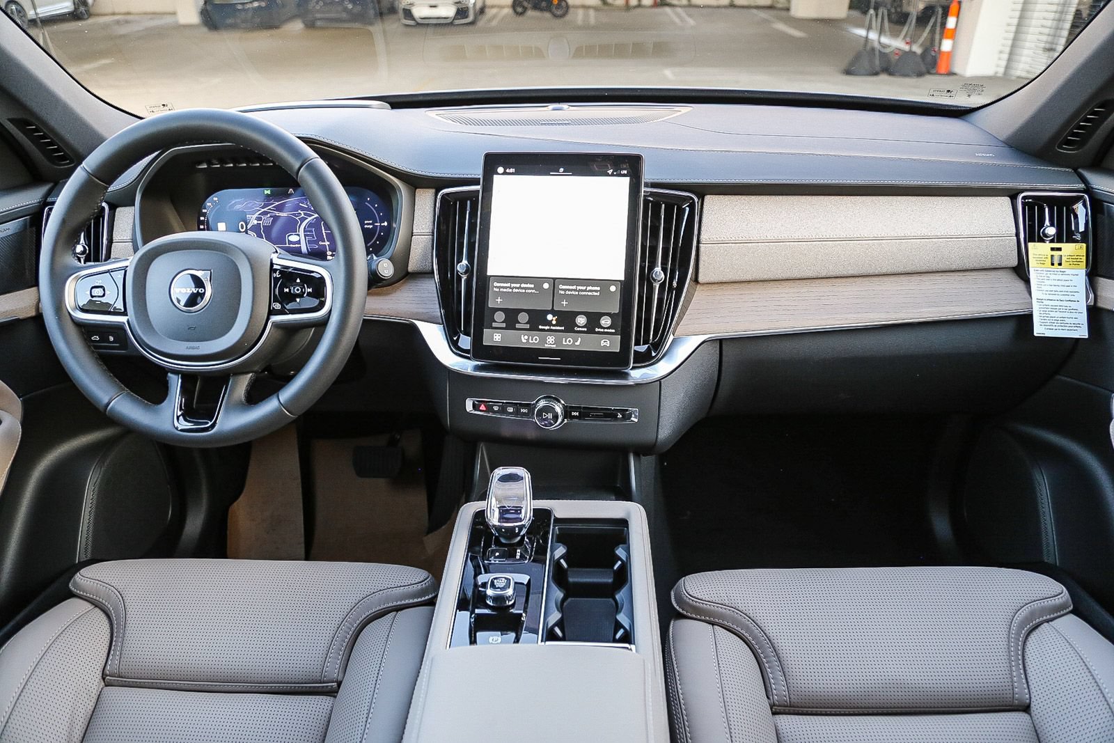 New 2026 Volvo XC90 T8 Ultra w/ Protection Package Premier AWD/4WD image 12
