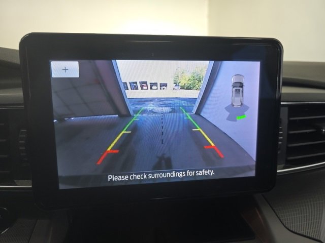 Used 2023 Ford Explorer XLT w/ Equipment Group 202A image 25