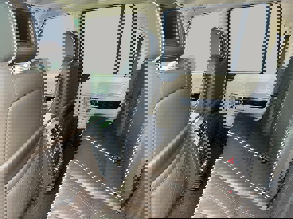 Used 2010 Land Rover Range Rover Supercharged image 29