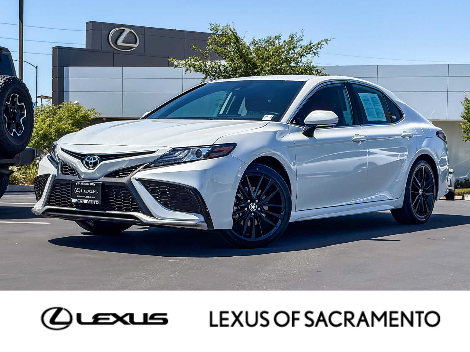 Used 2023 Toyota Camry XSE FWD image 1
