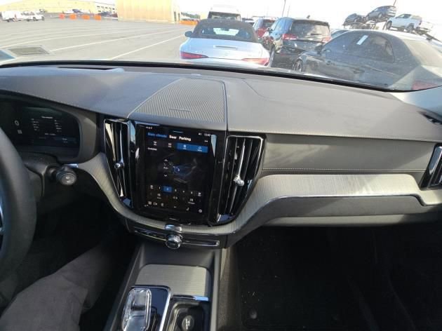 Used 2025 Volvo S60 B5 Core image 7