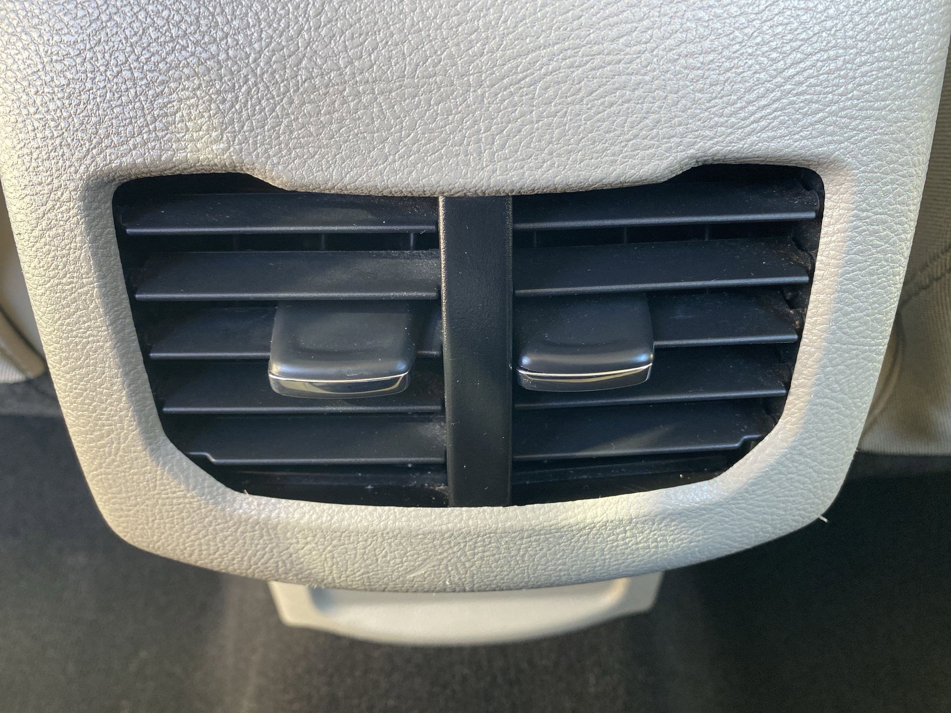 Used 2019 Ford Fusion SE image 24