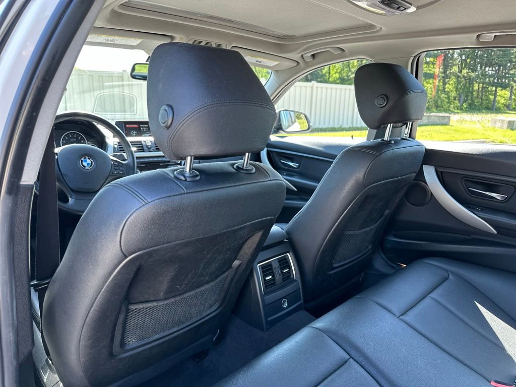Used 2018 BMW 320i xDrive Sedan w/ Convenience Package AWD/4WD image 21
