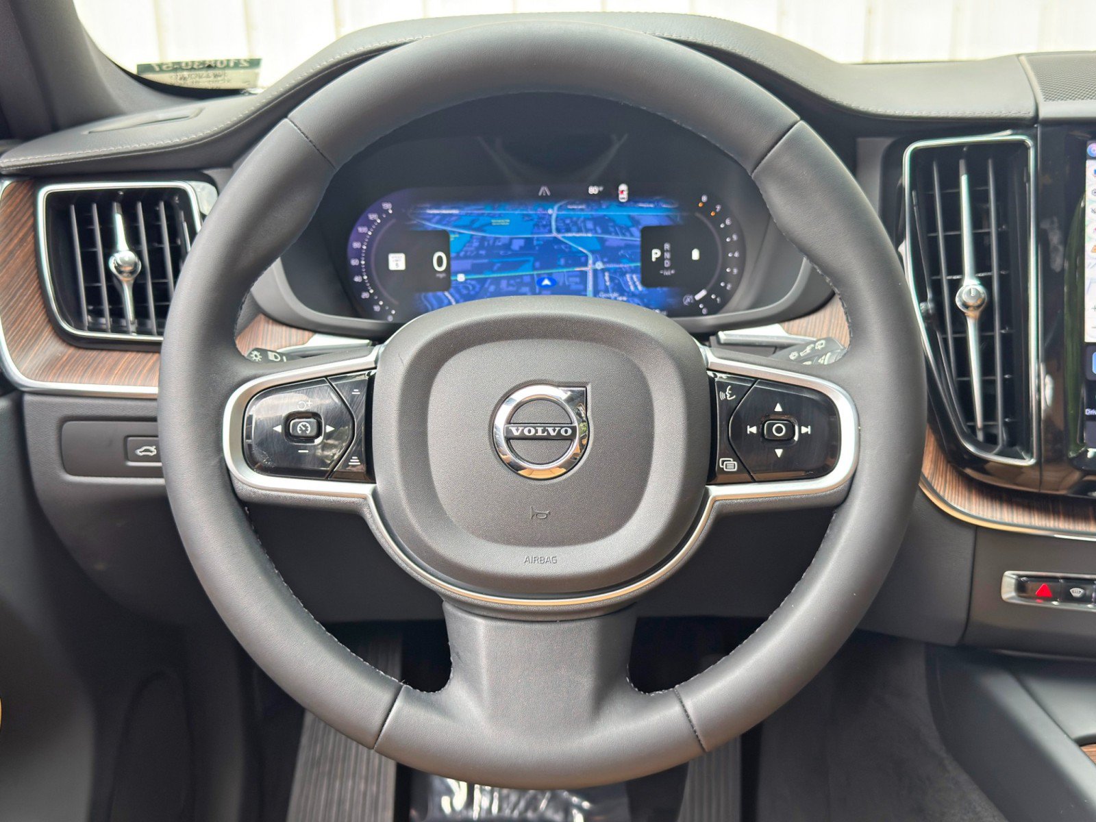 Used 2023 Volvo XC60 B5 Ultimate w/ Climate Package FWD image 22