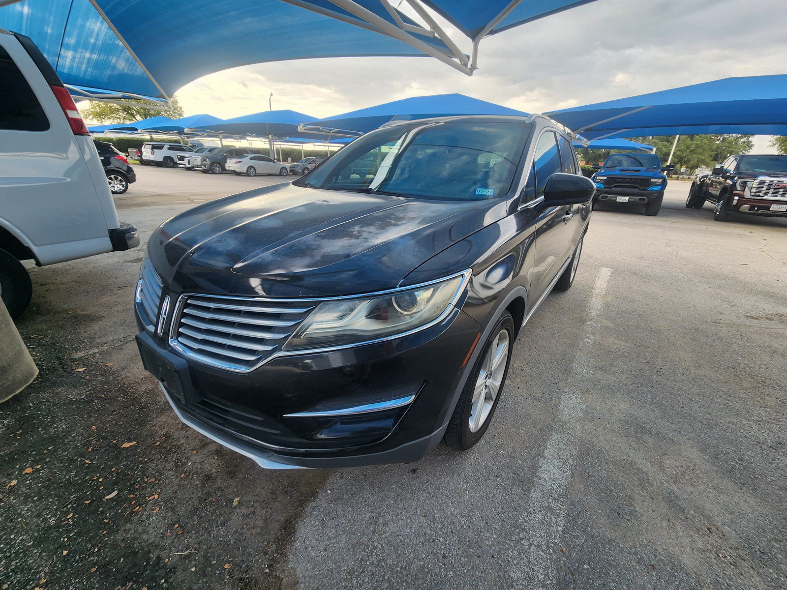 Used 2015 Lincoln MKC FWD image 2