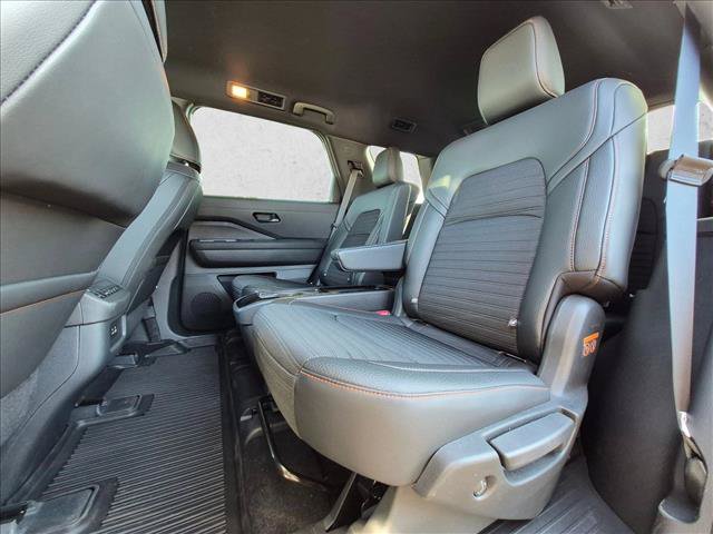 Used 2025 Nissan Pathfinder Rock Creek AWD/4WD image 19