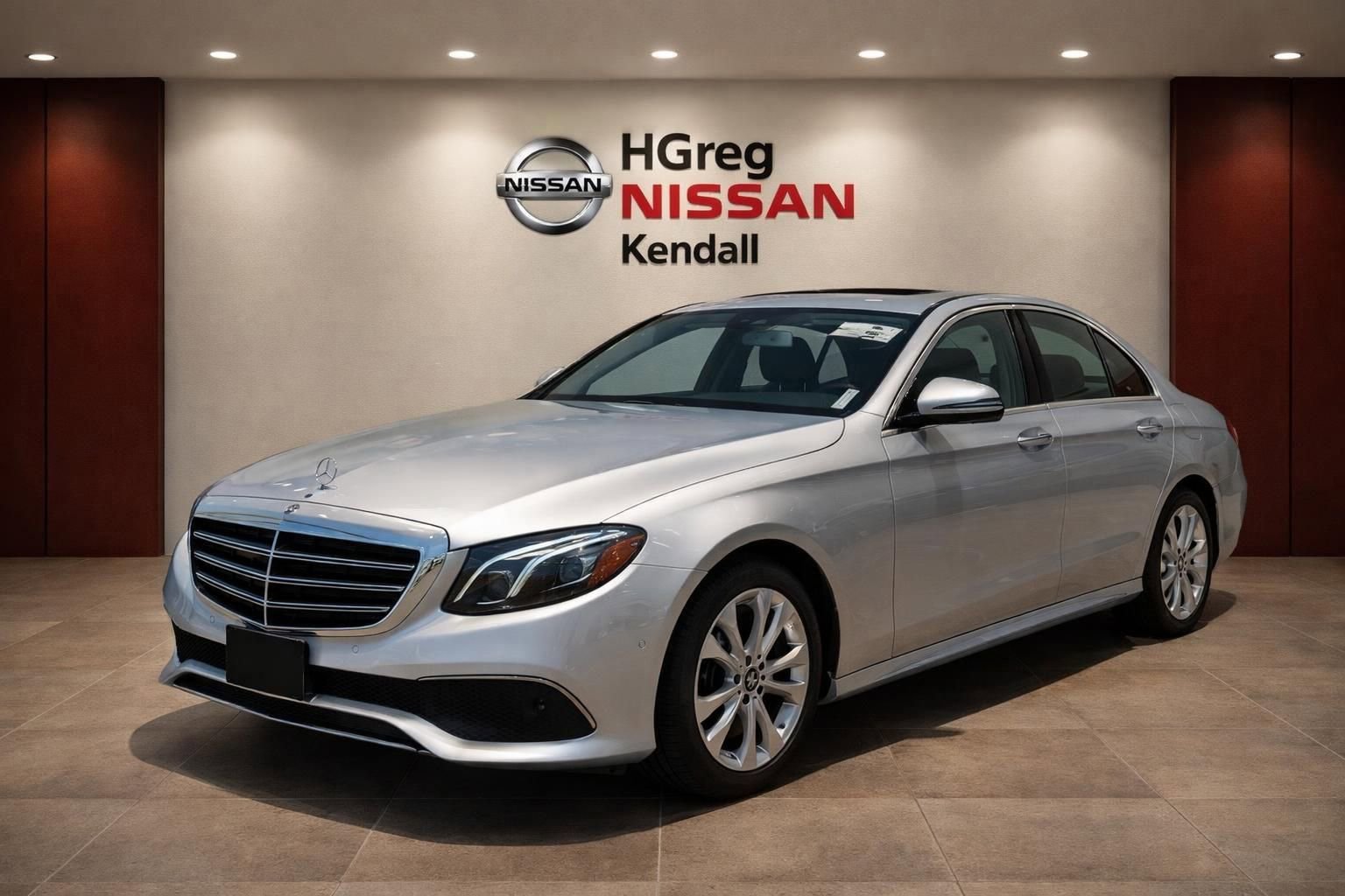 Used 2018 Mercedes-Benz E 300 4MATIC w/ Premium 2 Package (Q02) image 3