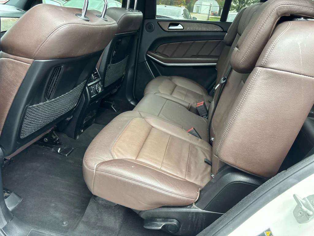 Used 2015 Mercedes-Benz GL 550 4MATIC image 9