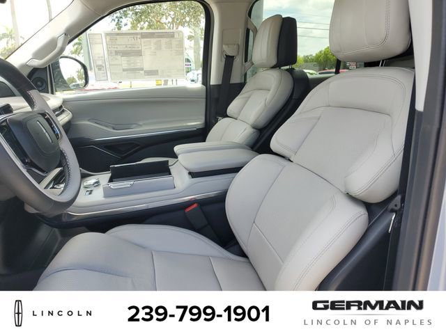 New 2025 Lincoln Navigator Reserve AWD/4WD image 18