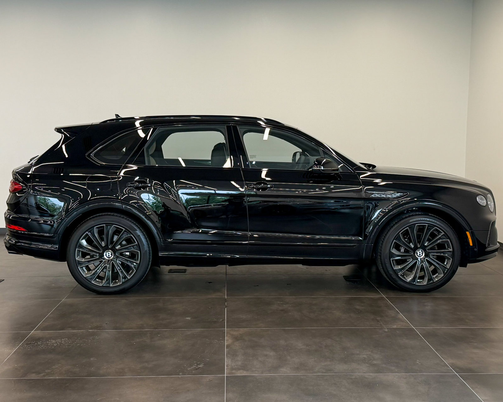 New 2027 Bentley Bentayga AWD/4WD image 5