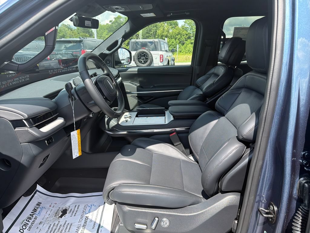 New 2027 Lincoln Navigator Reserve w/ Jet Appearance Package AWD/4WD image 13