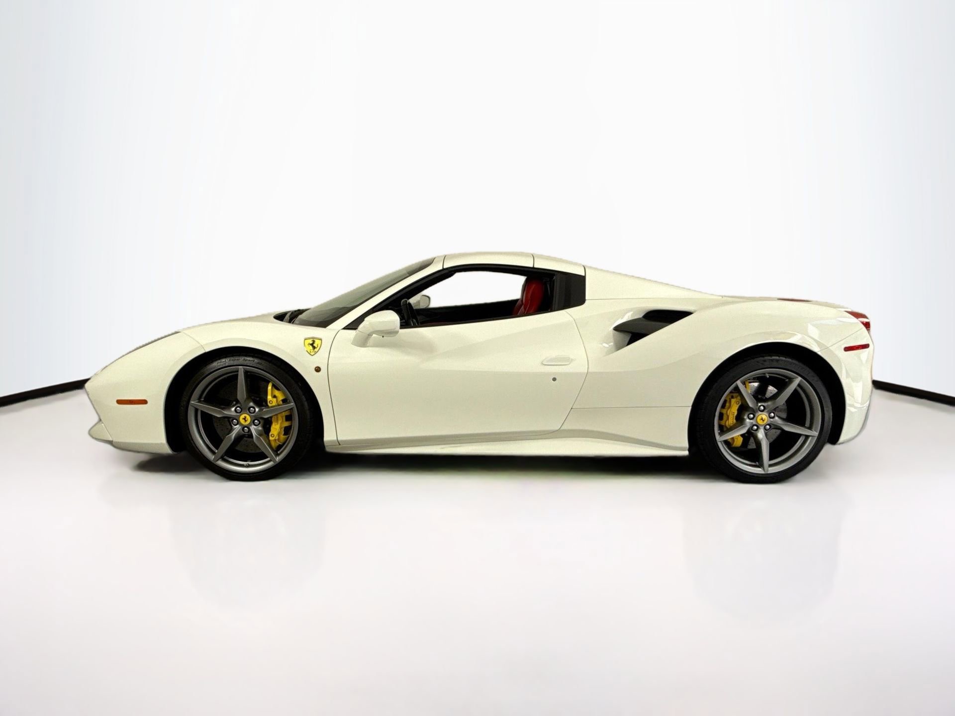 Certified 2018 Ferrari 488 Spider Base image 4