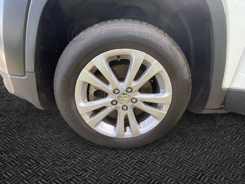 Used 2015 Jeep Cherokee Sport FWD image 11