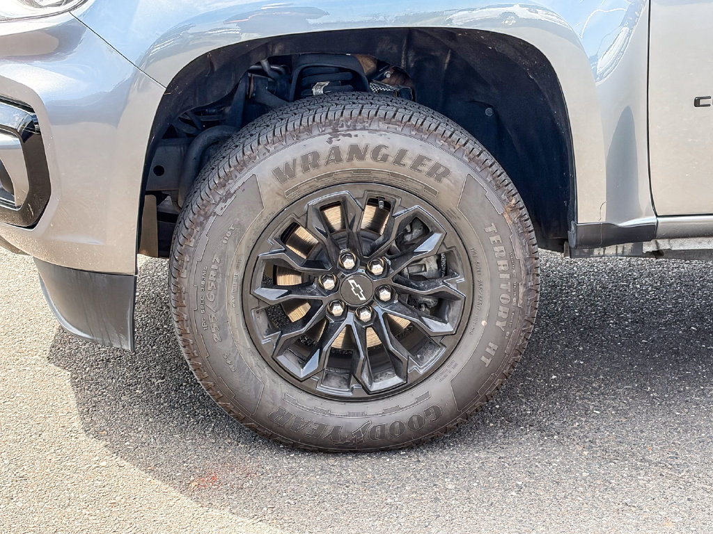 Used 2022 Chevrolet Colorado Z71 AWD/4WD image 7