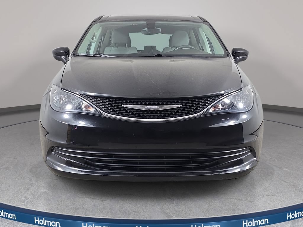 Used 2017 Chrysler Pacifica Touring w/ Tire & Wheel Group FWD image 3