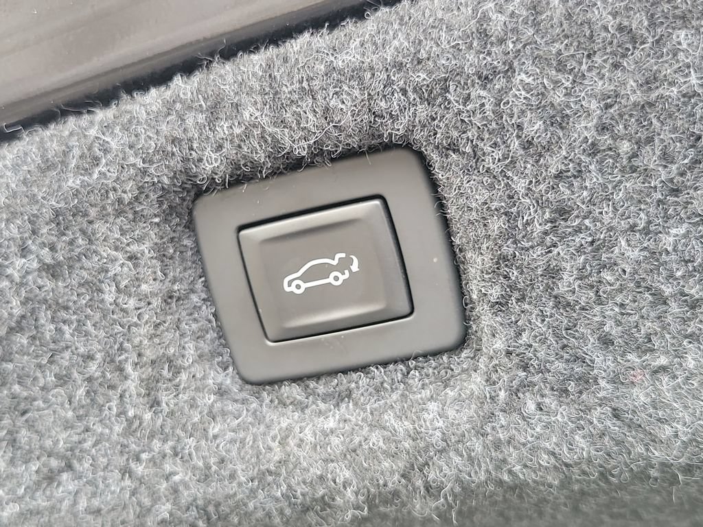 Used 2017 Cadillac CT6 Luxury AWD/4WD image 16