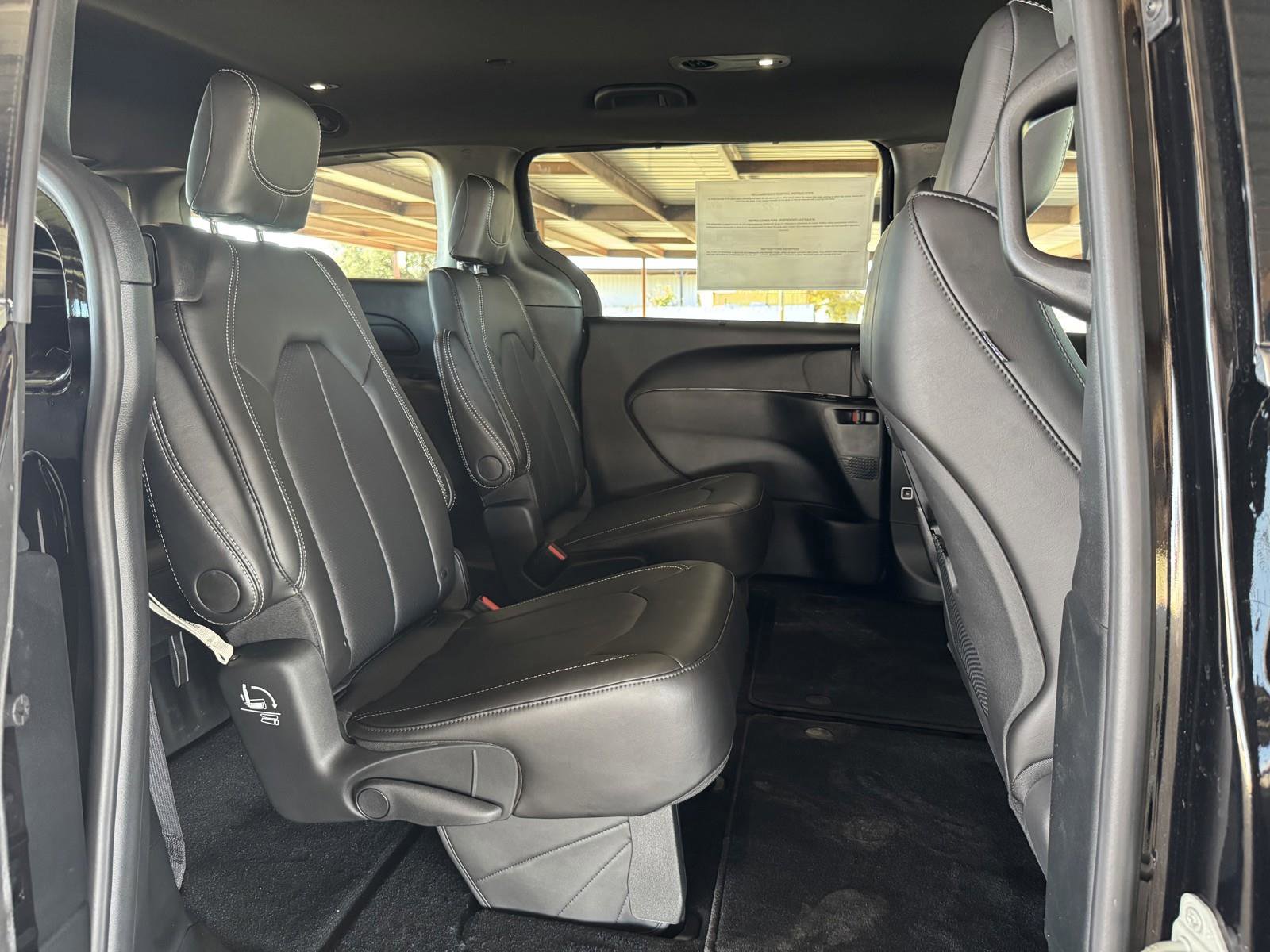 New 2026 Chrysler Pacifica Select image 37