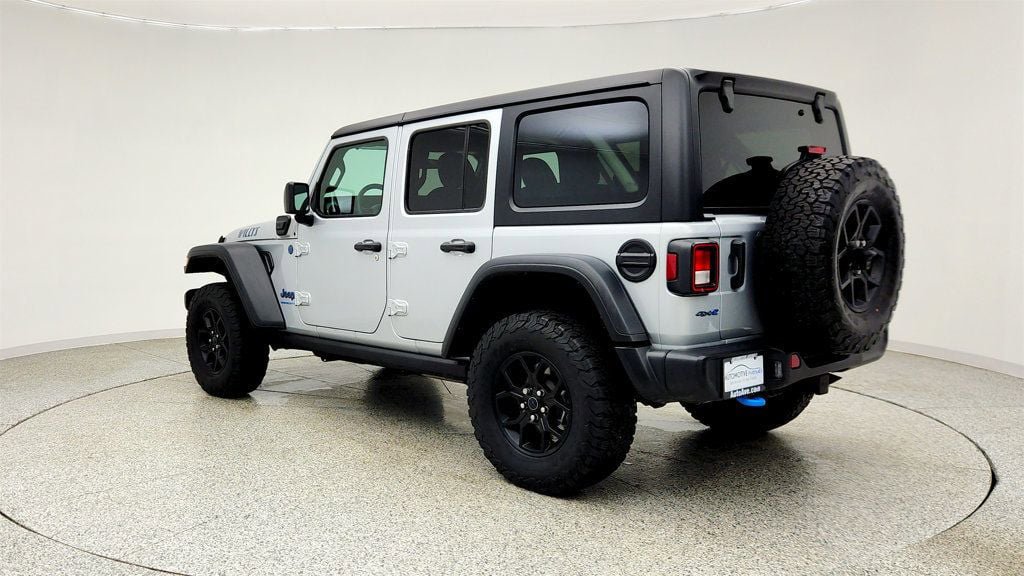 Used 2024 Jeep Wrangler Unlimited AWD/4WD image 7
