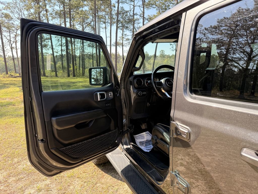 Used 2021 Jeep Wrangler Unlimited Sahara AWD/4WD image 14