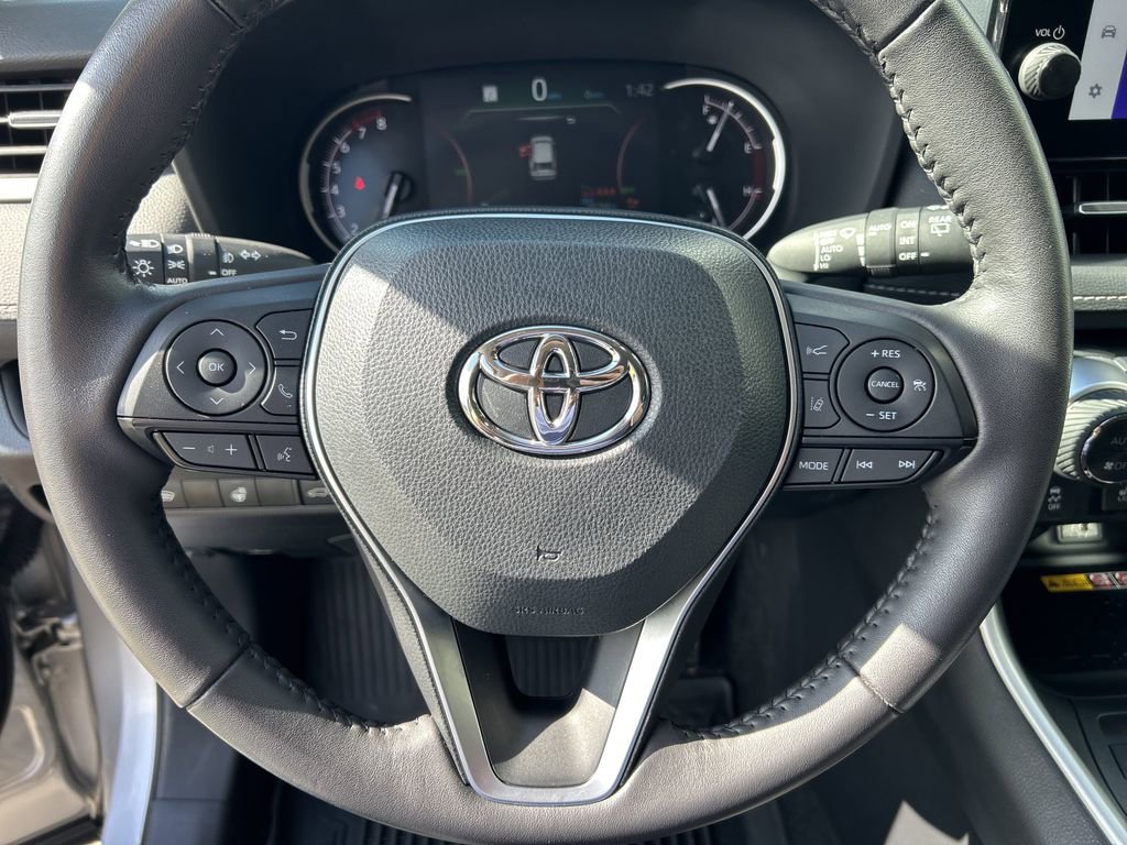 Used 2024 Toyota RAV4 XLE Premium image 28