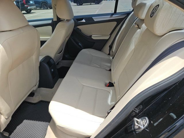 Used 2015 Volkswagen Jetta SE FWD image 10