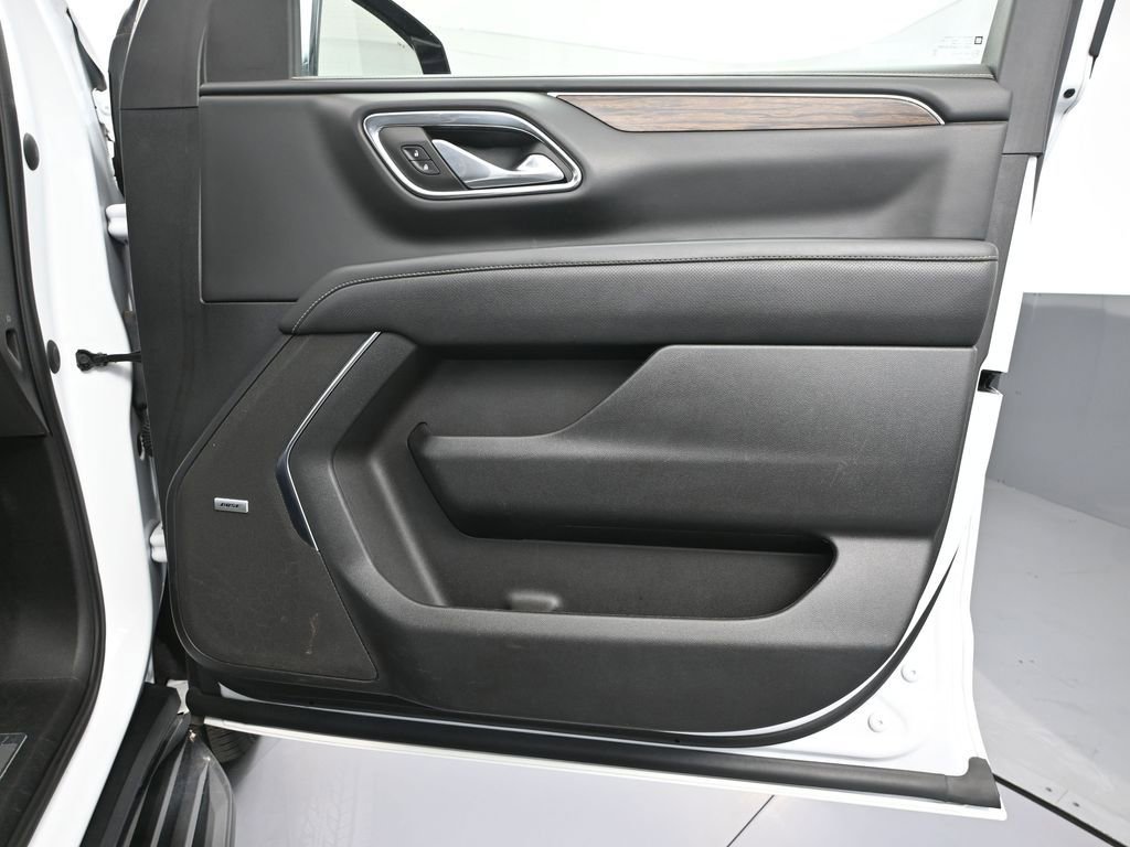 Used 2023 Chevrolet Suburban Premier image 56