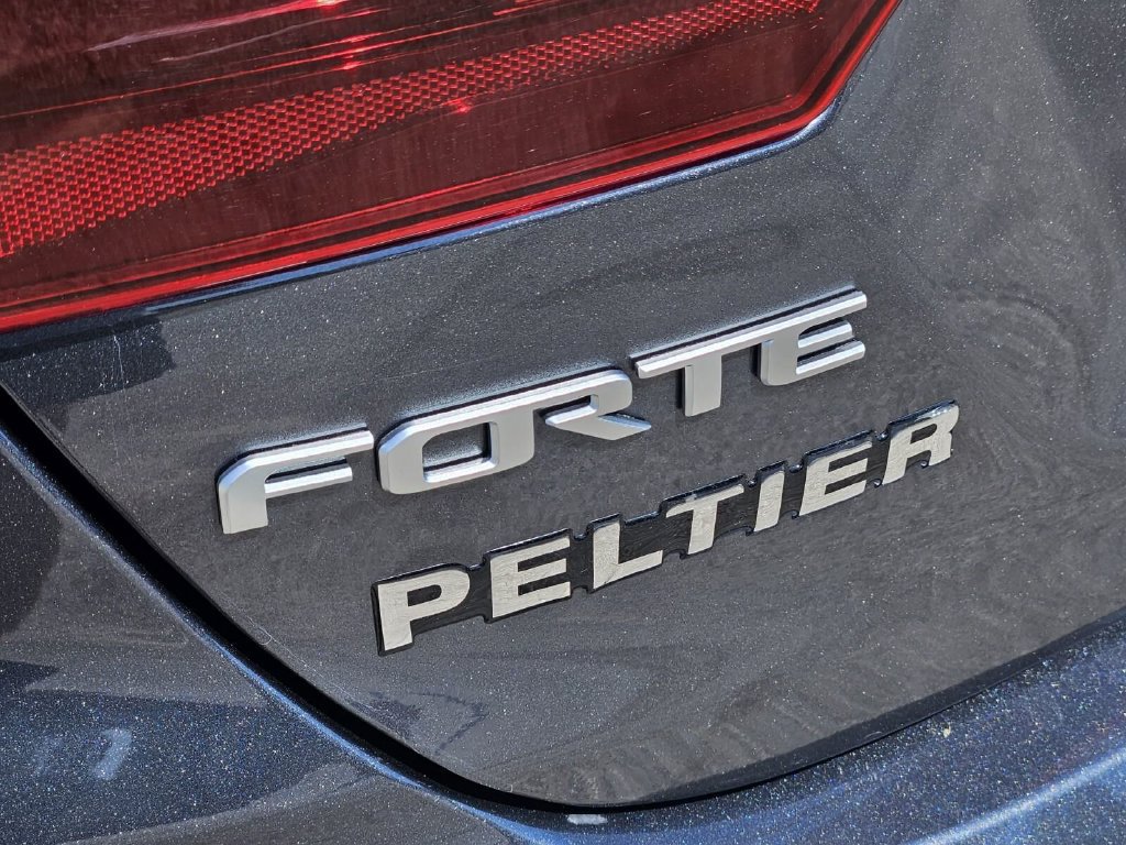 Used 2024 Kia Forte LXS FWD image 9