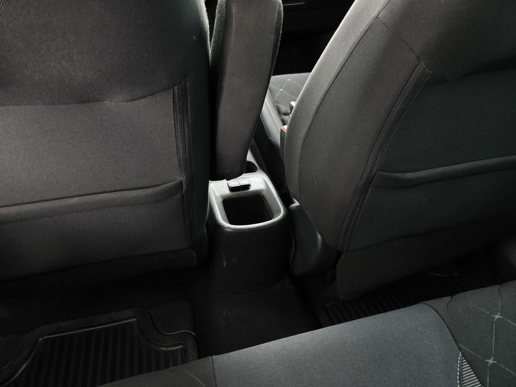 Used 2019 Nissan Kicks SV FWD image 13
