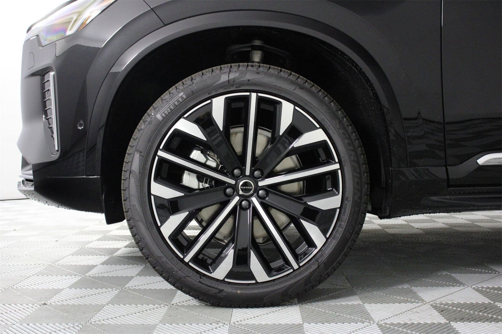New 2026 Volvo XC90 B5 Plus image 13