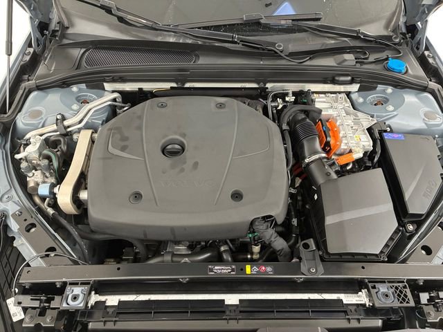Used 2023 Volvo S60 T8 Plus image 11
