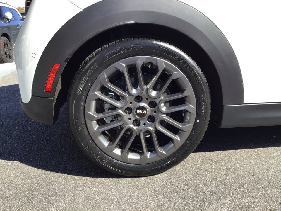 Certified 2025 MINI Cooper S image 23