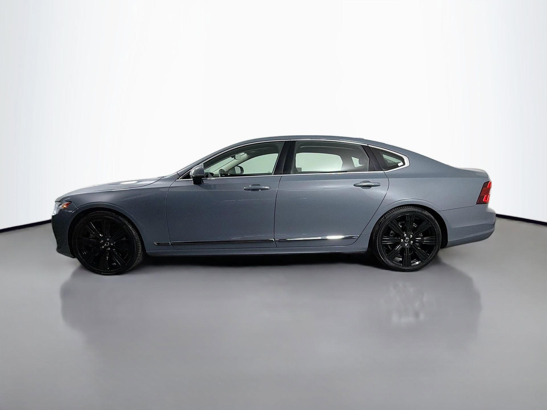 Used 2023 Volvo S90 B6 Ultimate w/ Protection Package Premier image 9