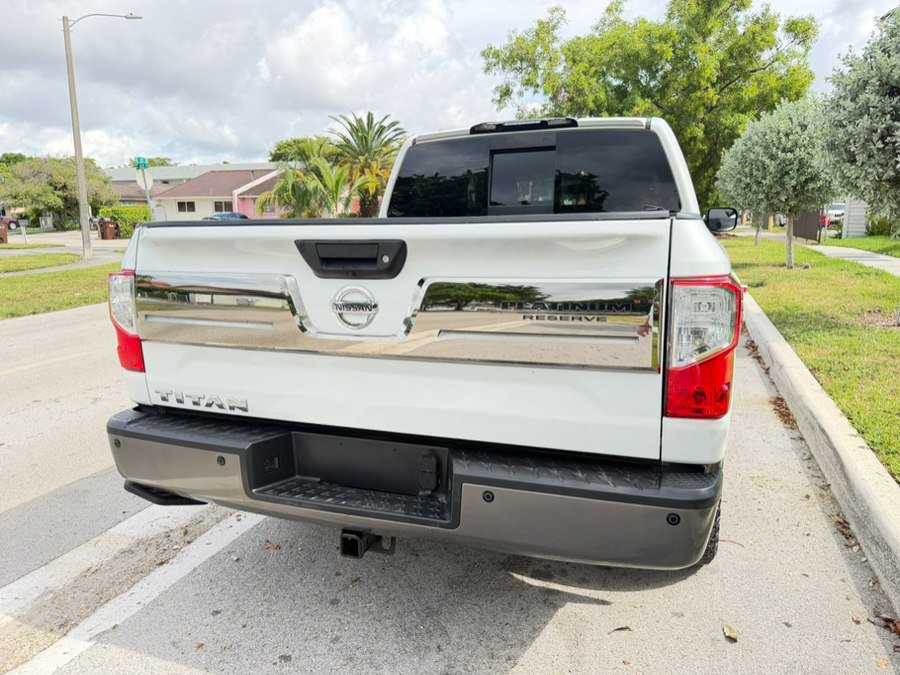 Used 2017 Nissan Titan Platinum Reserve RWD image 4
